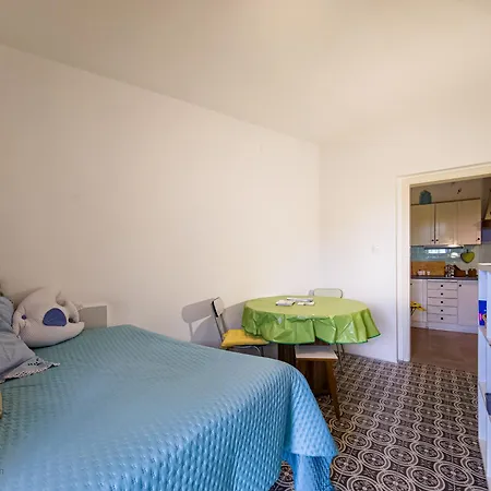 Apartma Serena Pod Piranskimi Zidovi - Serena Sotto Le Mura Di